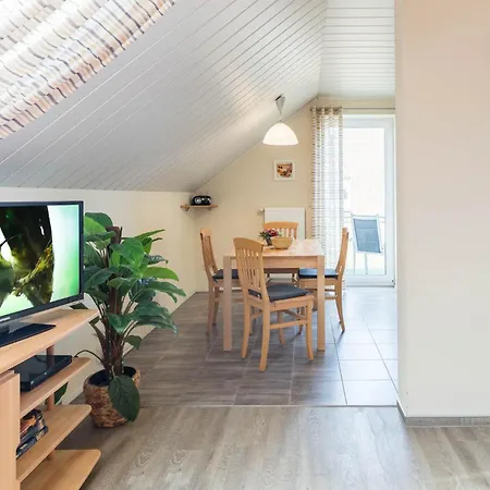 Unterm Dachlaeufer Og Boltenhagen (Ostseebad)