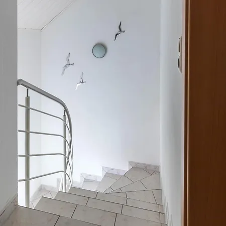 Unterm Dachlaeufer Og * בולטנהאגן